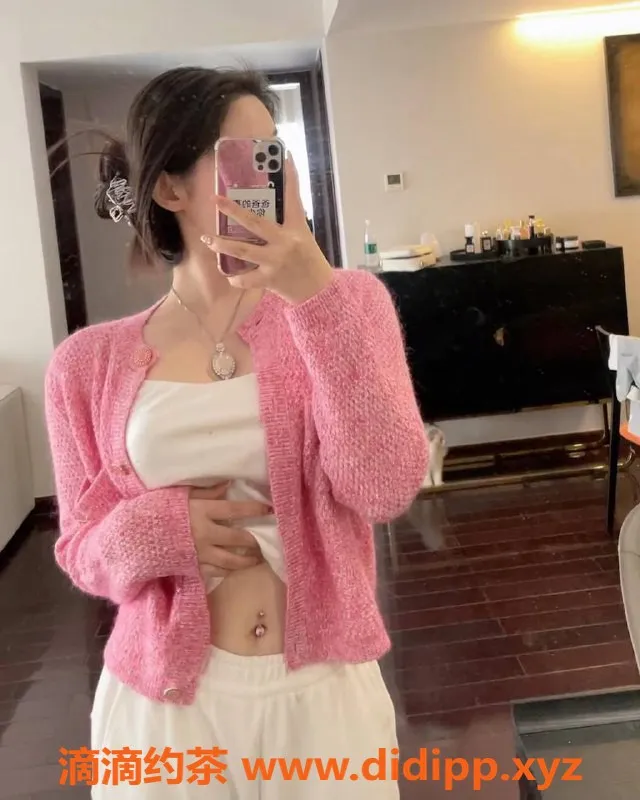 深圳楼凤-南山婷婷，23岁162D，优质服务仅需1300元