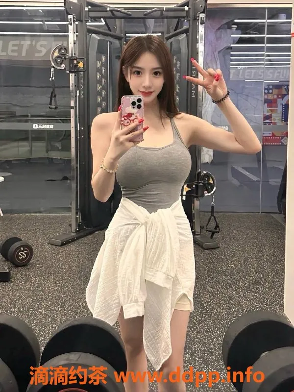 深圳楼凤-龙华小奶糖，1300p嫩妹服务，超赞体验！