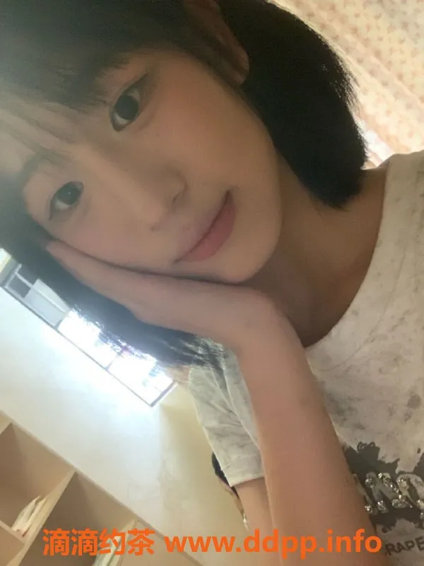 成都楼凤-成都小缘，17岁新晋白虎，164cm，88斤，600元体验服务