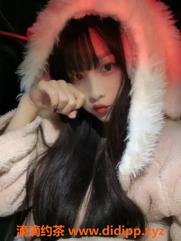 深圳楼凤-南山小怪怪，1500p嫩妹，激情舌吻与69服务