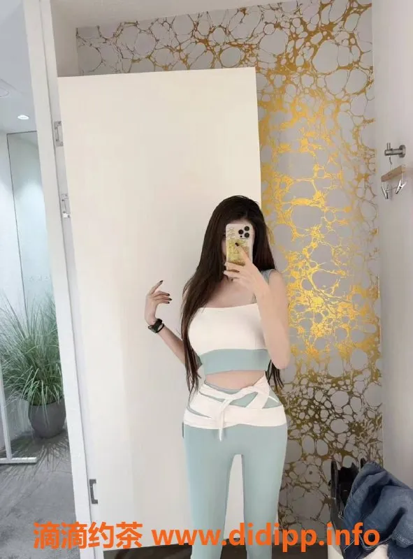 深圳楼凤-南山淡紫，25岁170c，价格1500P起