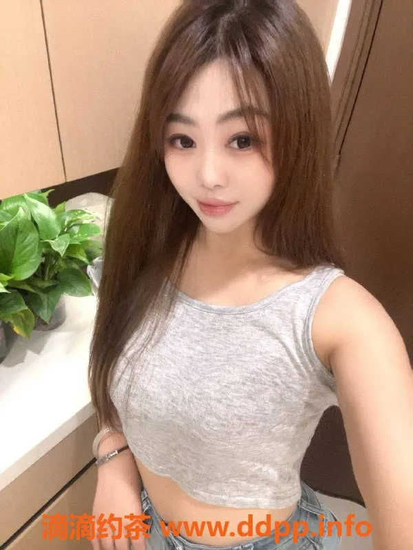 深圳楼凤-龙华26岁语语，163cm，46kg，698元起服务