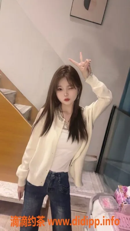 深圳楼凤资源信息,龙华嫩妹小雪，500元体验精彩服务