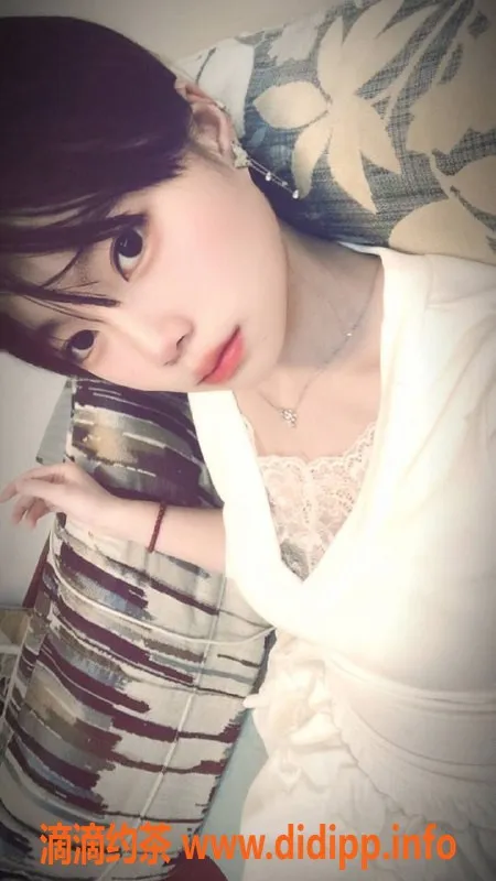 深圳楼凤-龙华嫩妹晓忧，学费800p，超赞体验等你来！