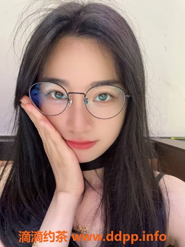 深圳楼凤-福田小泡芙，1200p嫩妹服务推荐