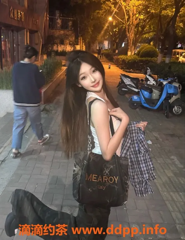 广州楼凤-佛山小月，24岁，166cm，36C，夜课等你来体验！