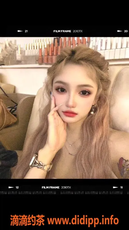 深圳楼凤-南山南雅，26岁165cm，48kg御姐，舌吻&六九服务