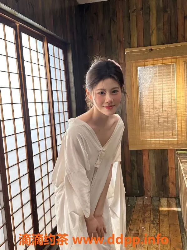 深圳楼凤-南山奶鹅女优，私密服务只需1500p