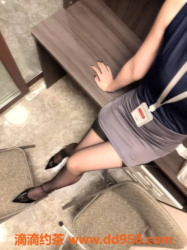 深圳楼凤-龙岗珊珊，1000p体验嫩妹服务