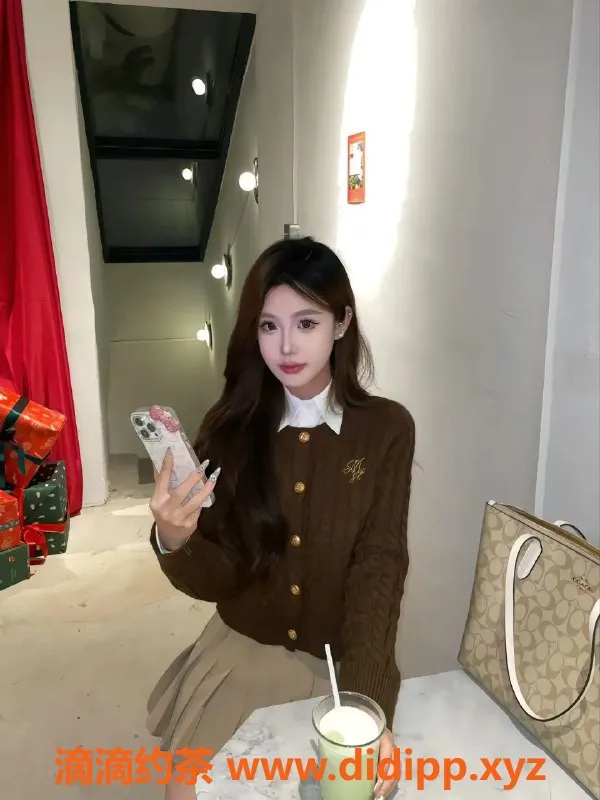 无锡楼凤-滨湖红星大都汇超嫩少女，清纯可爱，三点粉服务