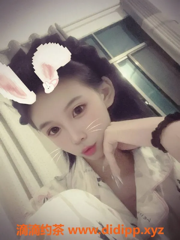 深圳楼凤-龙华嫩妹蛋卷，900元陪浴服务等你来体验！