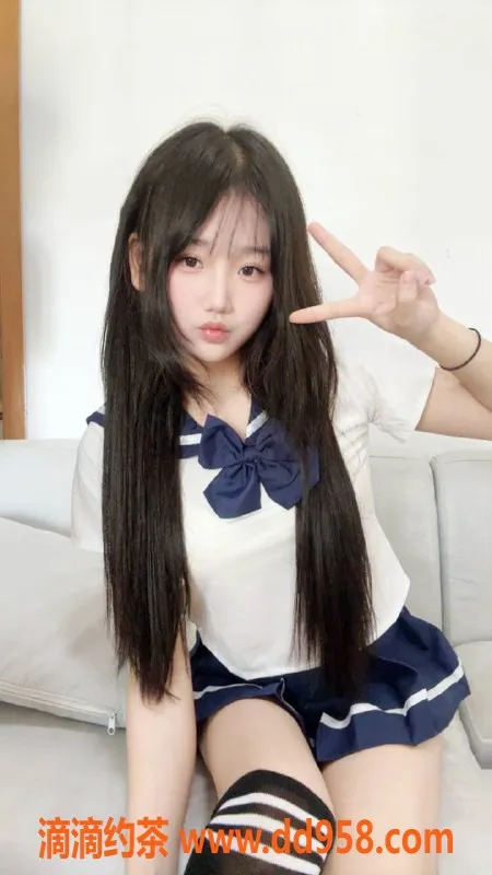 深圳楼凤-龙华嫩妹娜娜，1000p学费，激情舌吻服务