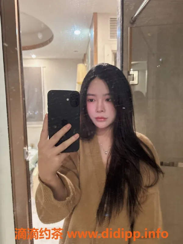 深圳楼凤-龙华嫩妹玉桂狗，大胸服务598元