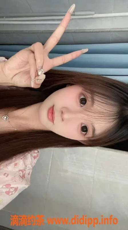 深圳楼凤-宝安青青，19岁嫩妹，165b，900起