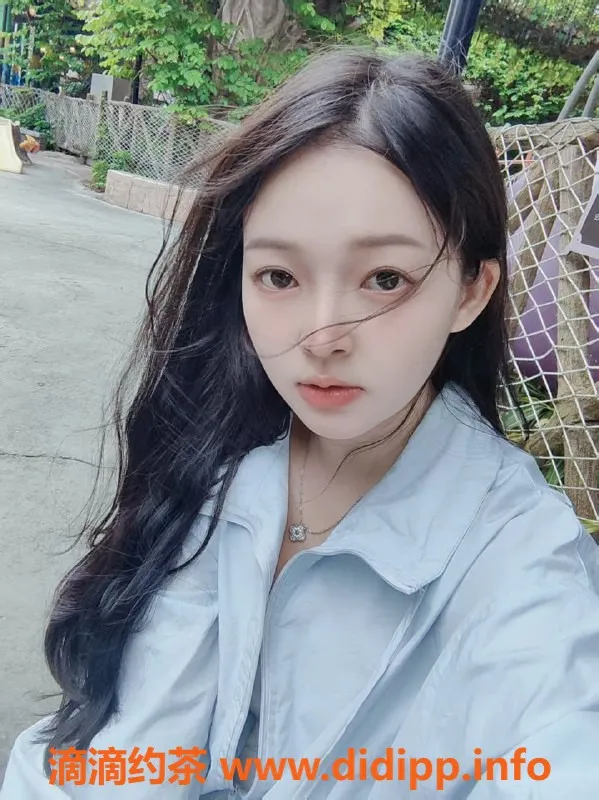 广州楼凤-番禺小米，600元嫩妹，舌吻、69服务