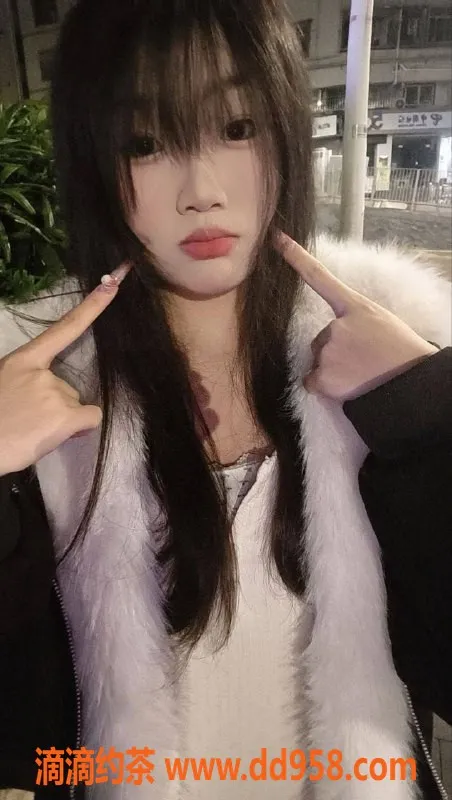 深圳楼凤-罗湖卿卿，嫩妹风格，水费900p