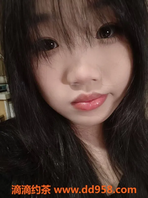 深圳楼凤-罗湖卿卿，嫩妹风格，水费900p