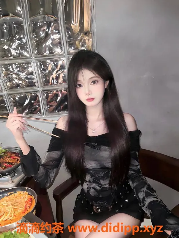 深圳楼凤-坂田嫩妹云云，1000p超值体验