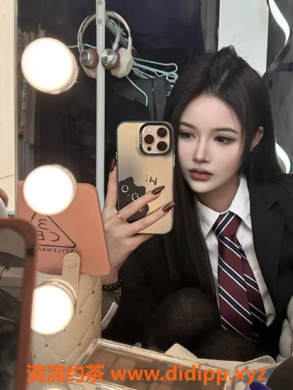 深圳楼凤-宝安小乔，1000p超值体验，服务一流