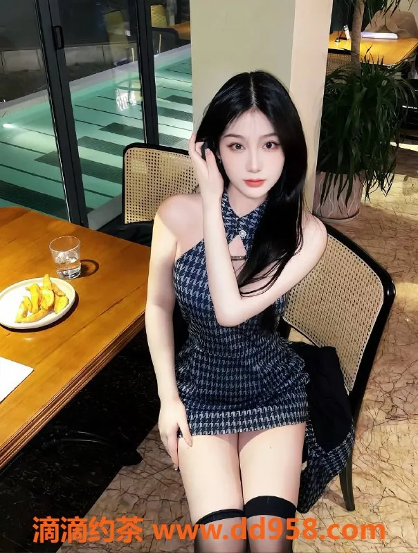 深圳楼凤-龙华御姐小曼，1300P等你来体验