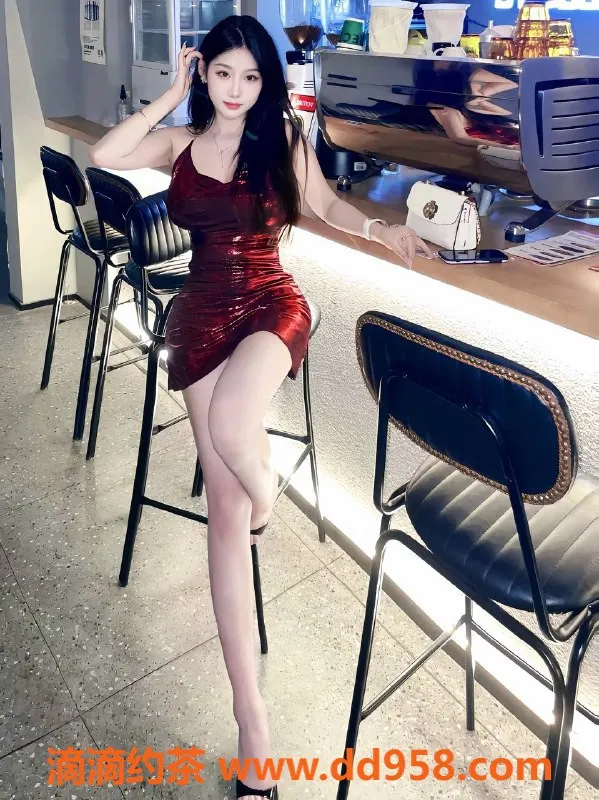 深圳楼凤-龙华御姐小曼，1300P等你来体验