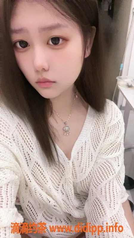 成都楼凤资源信息,苏妍，19岁微胖嫩妹，600元享受50分钟服务