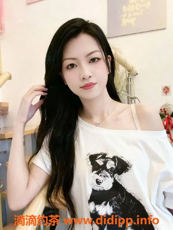 深圳楼凤-龙岗萱萱，22岁身材苗条，800元起