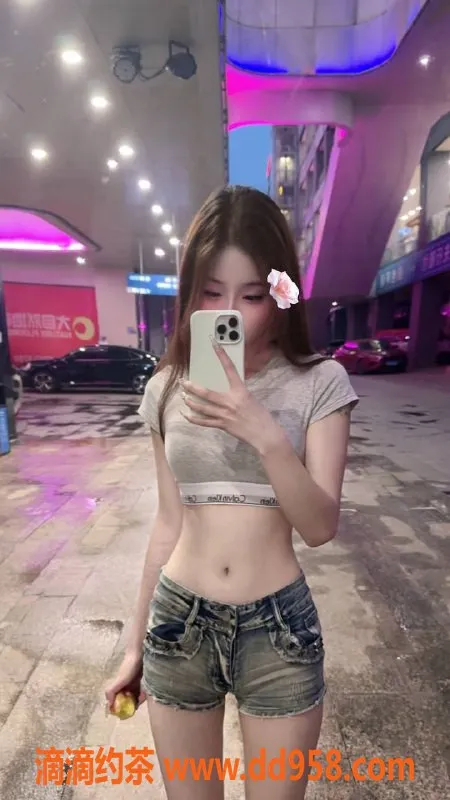 深圳楼凤-福田嫩妹有点笨，18岁163cm，90斤价1200