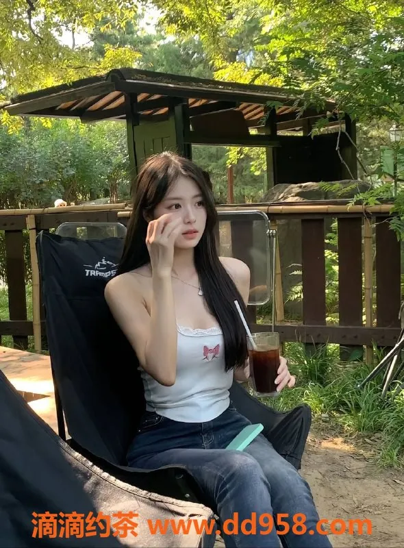 深圳楼凤资源信息,南山墨妮，1400/P，陪浴制服女神