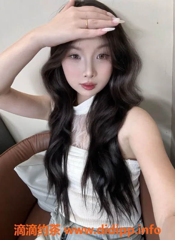 广州楼凤-荔湾知知，700元嫩妹，热情舌吻服务