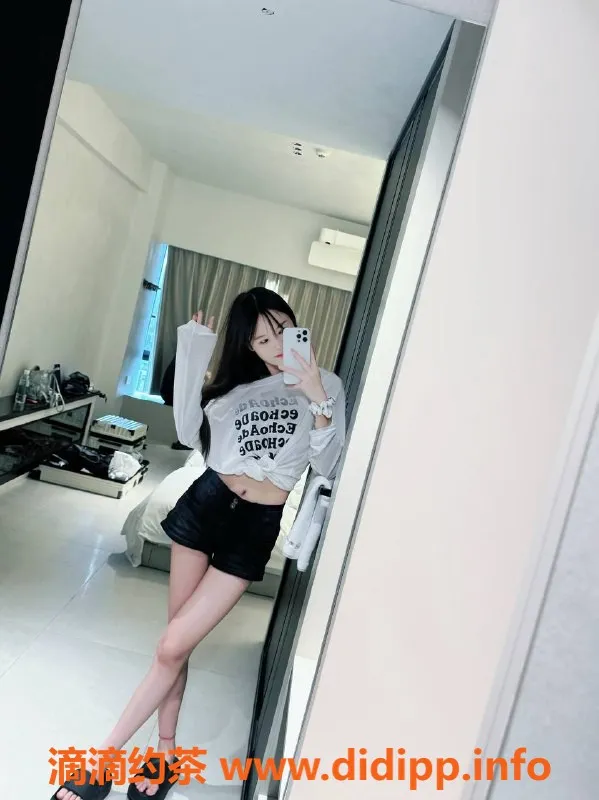 深圳楼凤-宝安彤彤，年仅23岁，900茶费等你体验