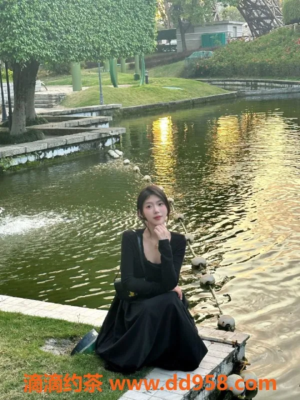 深圳楼凤-龙华小雨，800元嫩妹，轻松体验