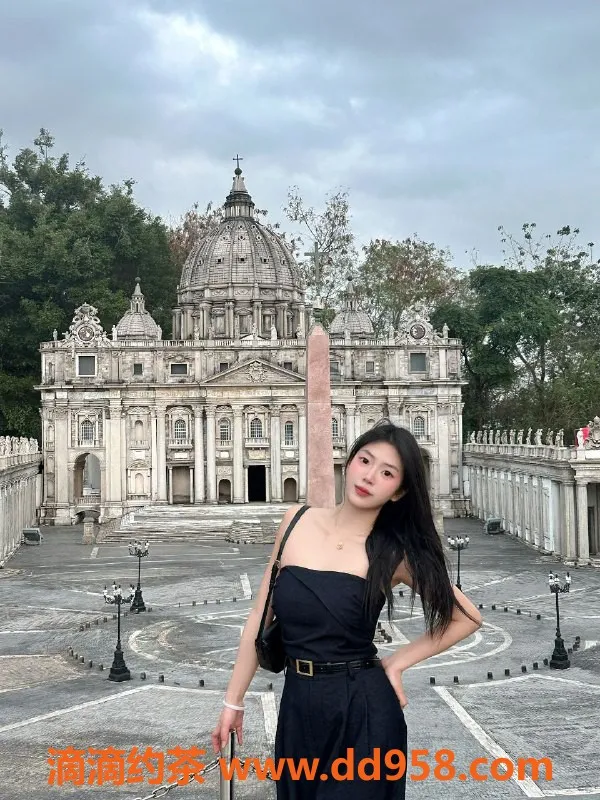 深圳楼凤资源信息,龙华小雨，800元嫩妹，轻松体验