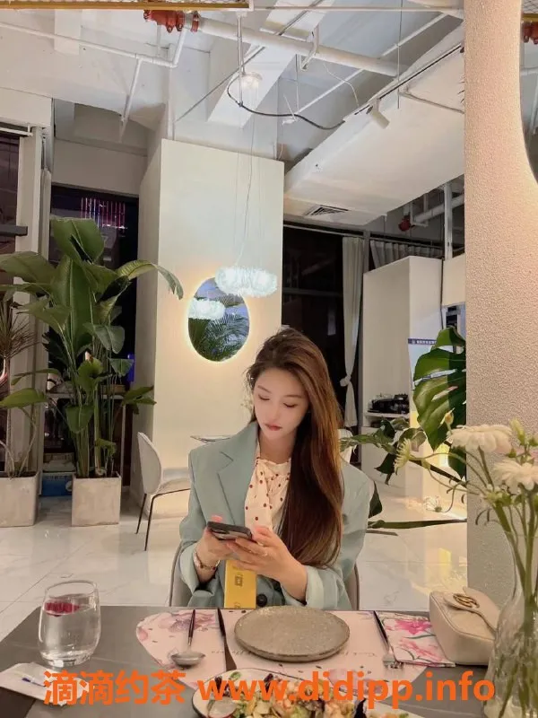 上海楼凤-上海小雨点，165cm D罩杯，96斤，甜美服务