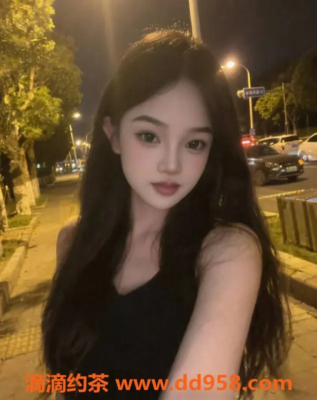 深圳楼凤-宝安方兔兔，20岁170长腿嫩妹，800元起