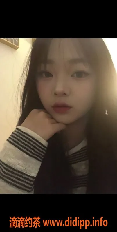 深圳楼凤-南山婷婷，1200P嫩妹，制服丝袜服务