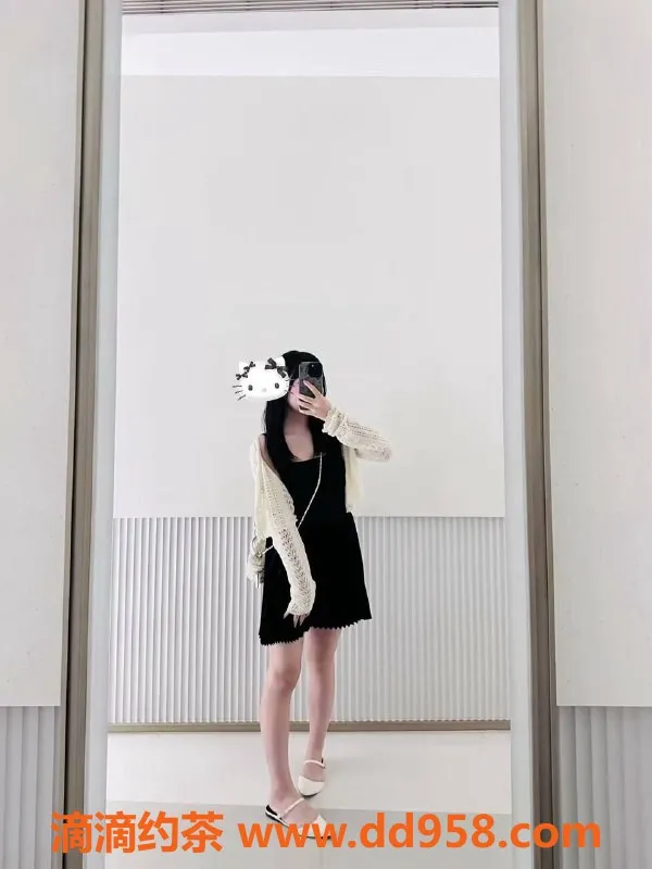 深圳楼凤-龙华天天，嫩妹陪浴，价格超值！