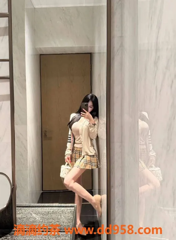 深圳楼凤资源信息,南山高挑美女苏苏，22岁178D，价位1600起