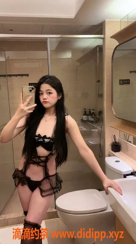 广州楼凤-天河奶椰，700元嫩妹服务