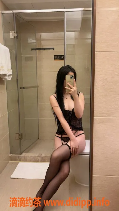 广州楼凤-天河奶椰，700元嫩妹服务