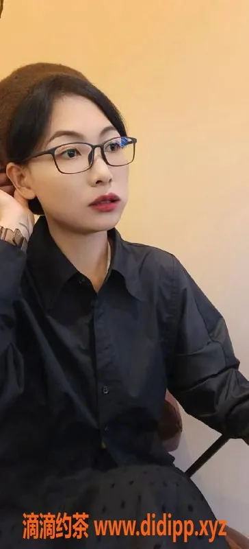 深圳楼凤-龙华萍萍，600元体验舌吻与情趣诱惑