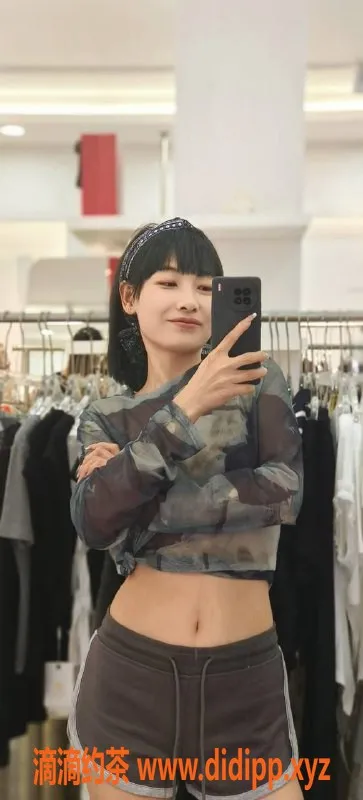 深圳楼凤-龙华萍萍，600元体验舌吻与情趣诱惑