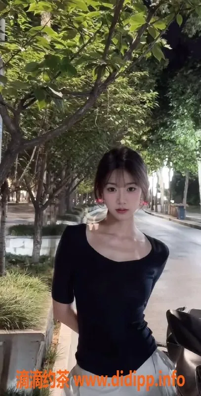 深圳楼凤-福田柚子18岁，168高，45kg娇嫩妹可外出