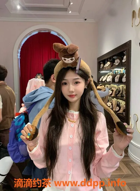 深圳楼凤-福田艺甜，18岁冷白皮嫩妹，167高46轻