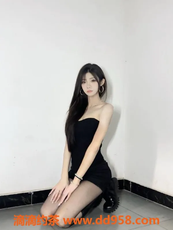 深圳楼凤-龙华可儿，46kg嫩妹，舌吻、六九服务