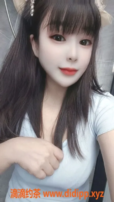 深圳楼凤-宝安芳芳，500P超值体验，六九推背服务！