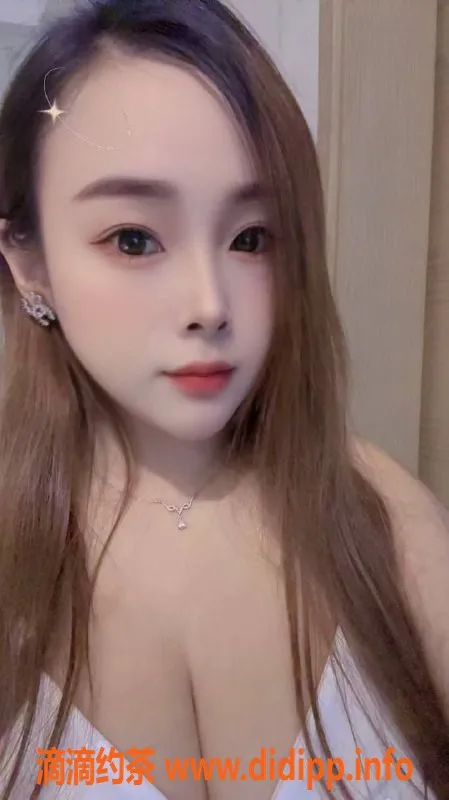 广州楼凤资源信息,越秀甜馨，600元巨乳御姐，69服务等你体验