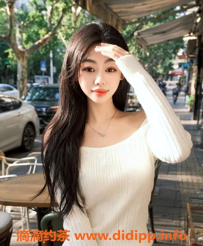 深圳楼凤-龙华26岁语语，163cm，46kg，698元起服务