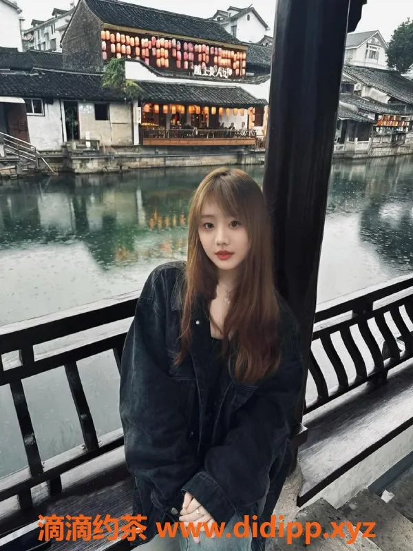 广州楼凤-天河瑾瑜，800元嫩妹服务，丝袜诱惑