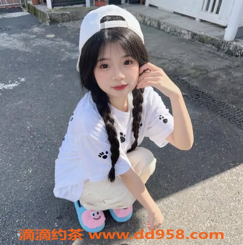 深圳楼凤-宝安西乡媛媛，刚下海嫩妹，700元起服务